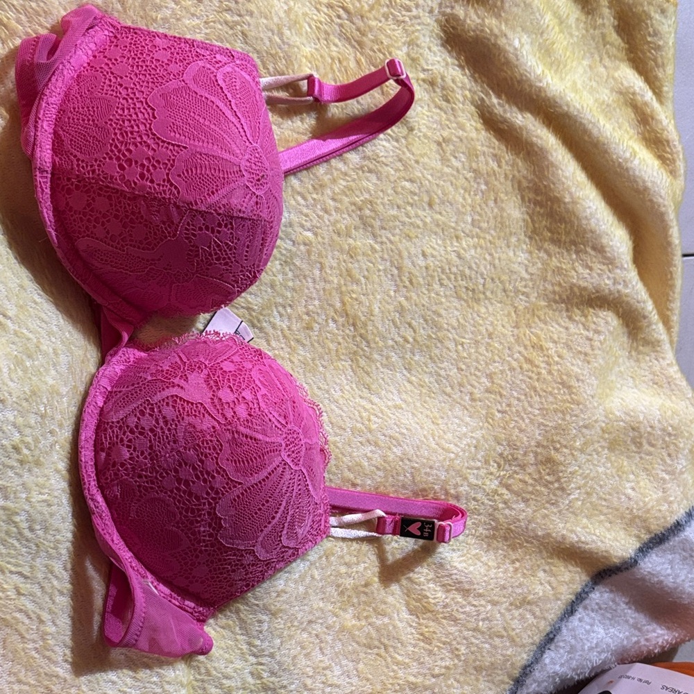 Victoria's Secret Vibrant Pink Lace Bra 34 b